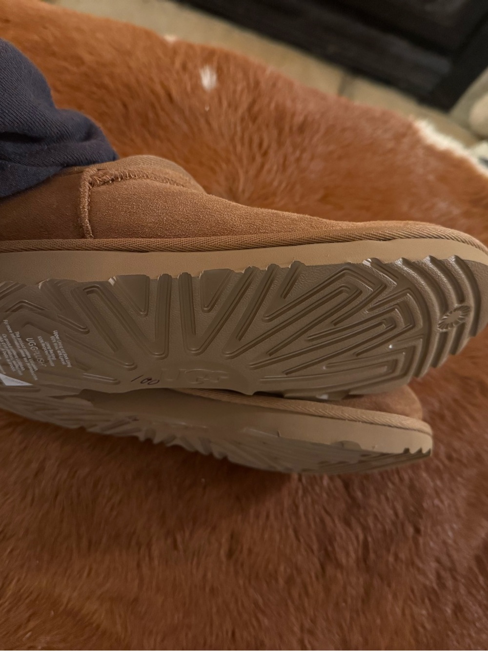UGG Classic Slippers Chestnut Brown Suede NWT Size 5 - Picture 4 of 5
